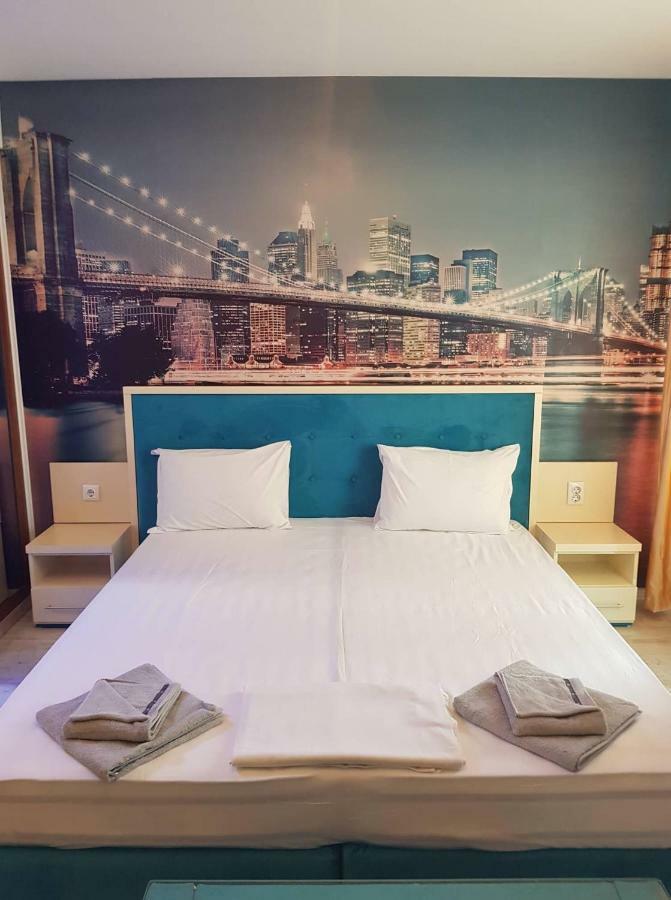 Lombardi Family Hotel Русе Экстерьер фото