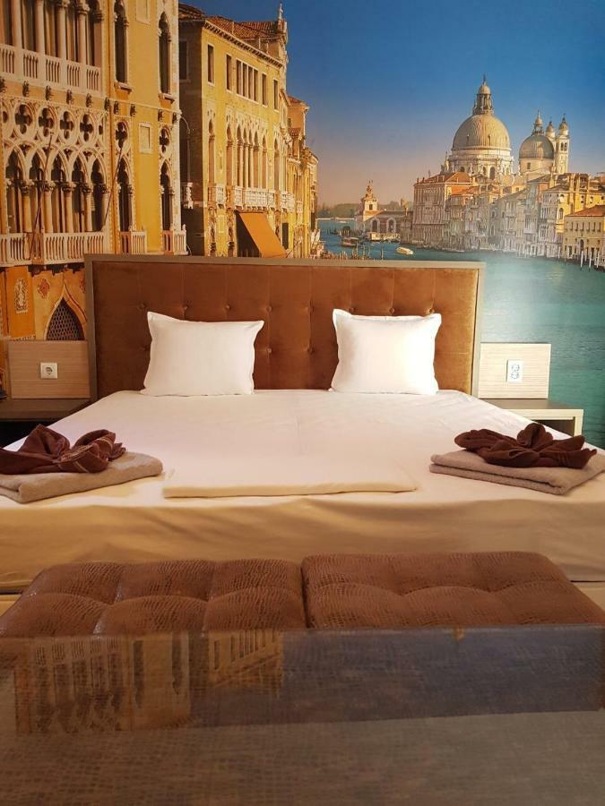 Lombardi Family Hotel Русе Экстерьер фото