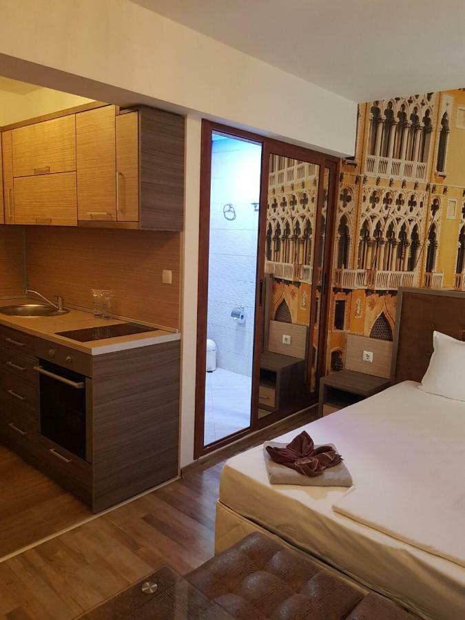 Lombardi Family Hotel Русе Экстерьер фото