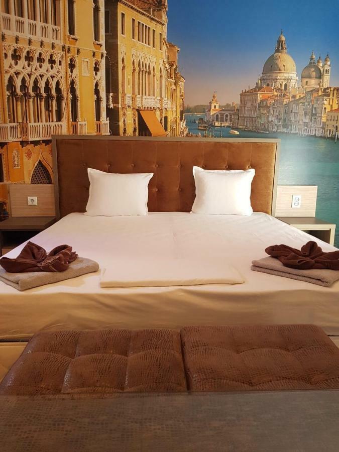 Lombardi Family Hotel Русе Экстерьер фото