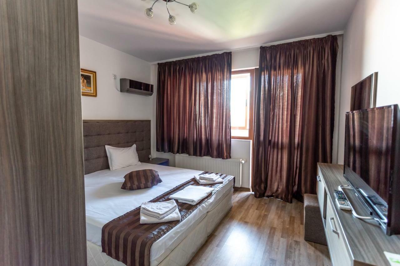 Lombardi Family Hotel Русе Экстерьер фото